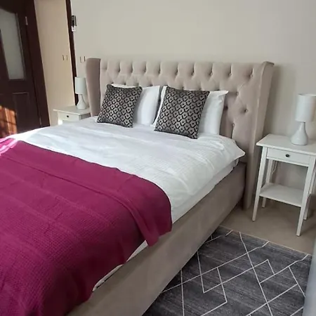 Merlin 2 Apartment